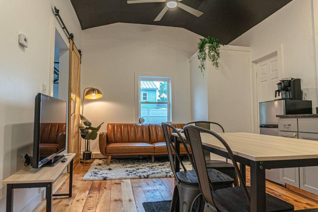 Campfire Cottage Fireplace, Fire Pit & No Chores! Kingston Extérieur photo
