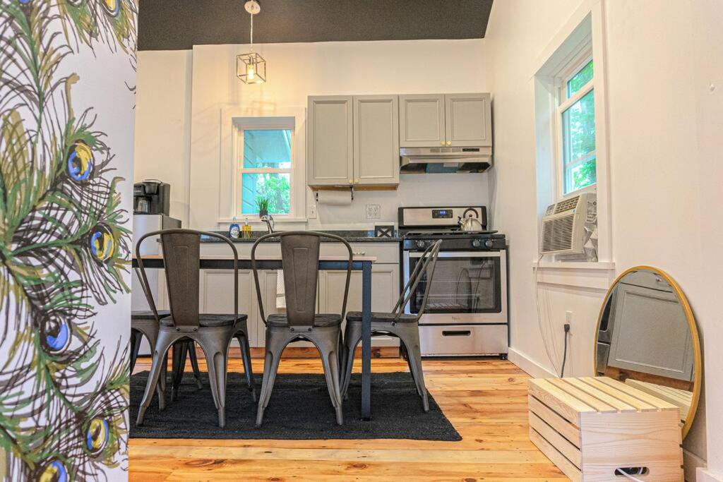 Campfire Cottage Fireplace, Fire Pit & No Chores! Kingston Extérieur photo