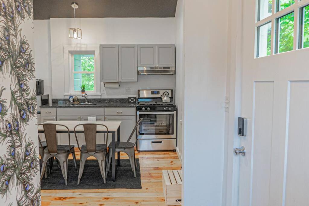 Campfire Cottage Fireplace, Fire Pit & No Chores! Kingston Extérieur photo