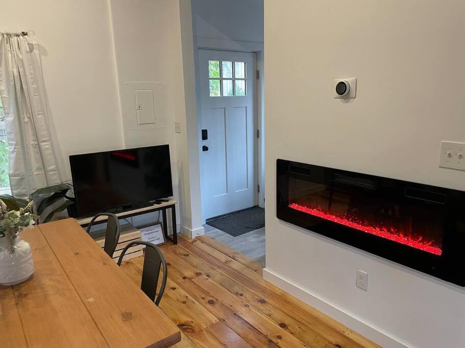 Campfire Cottage Fireplace, Fire Pit & No Chores! Kingston Extérieur photo